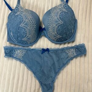 Victoria's Secret Body by Victoria Lined Perfect Coverage Blue Lace Bra Set